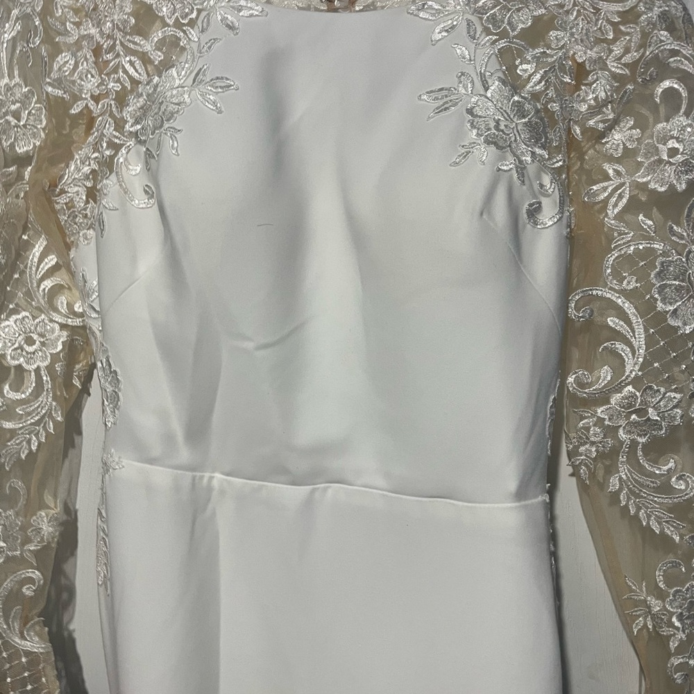 Lightweight, crêpe, long sleeve lace wedding gown ivory - Picture 9 of 15